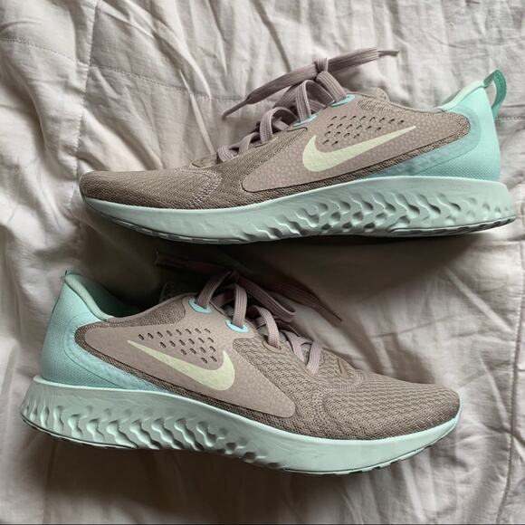 Nike Legend React moon particle pale ivory sneaker - Picture 6 of 9